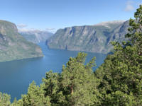 Blick vom Stegastein in den Aurlandfjord