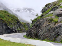 Kurve vor dem Gaularfjellet