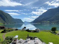 Blick vom Skjolden-Hotel auf den Lusterfjord